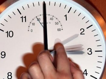 Алтайский край и республика Алтай в воскресенье 27 марта переводят часы на час в
